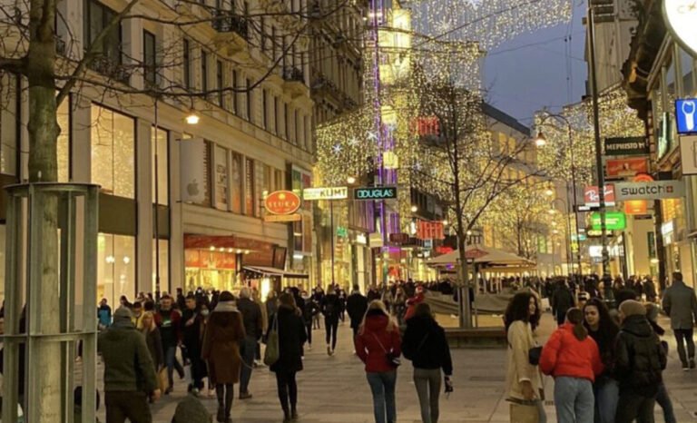 12 Things Tourists Should Never Do in Vienna
